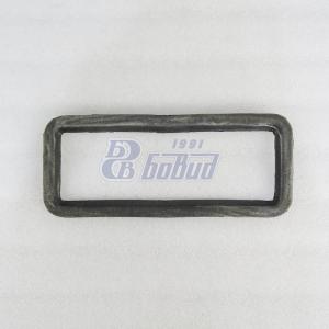 Уплотнитель люка вентиляции передка  375-5304118-01