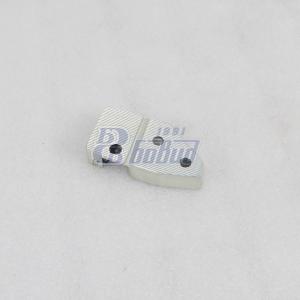 Фиксатор двери в сборе левый  375-6106111