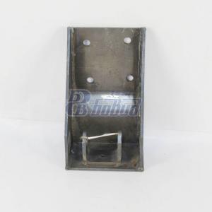 Кронштейн амортизатора левый  6365-2905535