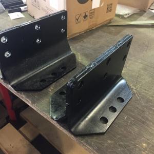 Кронштейн передней подвески кабины правый  6370-5001010