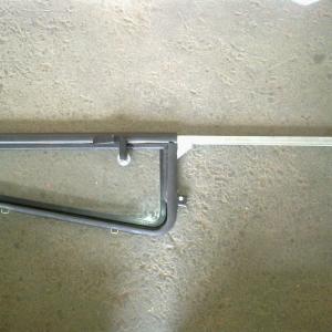 Форточка правая в сборе  330-6103018