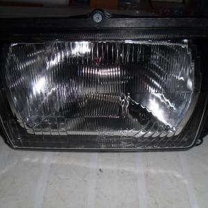 Фара головного света 24V(рифленое стекло) 341.3711 б/л АЕ