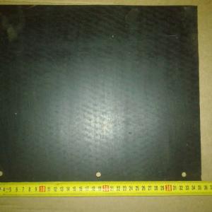 Грязевик правой подножки  4320Я2-8405035