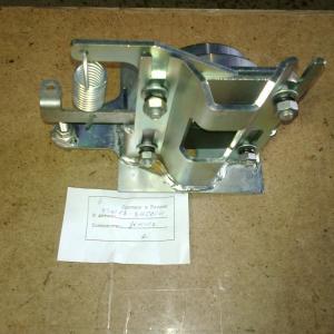 Замок капота правый  4320Я8-8406011