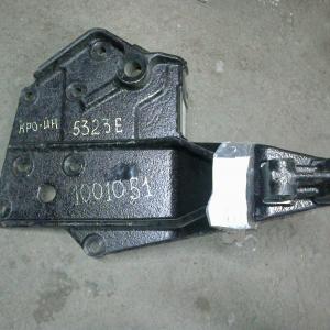 Кронштейн двигателя задний левый (Урал-5323 с дв.ЯМЗ-7601)  5323Е-1001051
