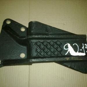 Кронштейн передн.опоры дв.ЯМЗ-238,левый  4320Я2-1001013